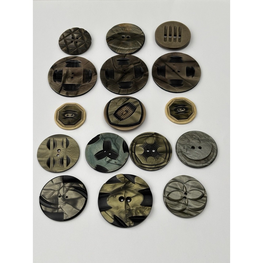 Vintage‎ Carved Art Deco Buttons Lot – Large Marbled Bakelite Style, 16 Pieces